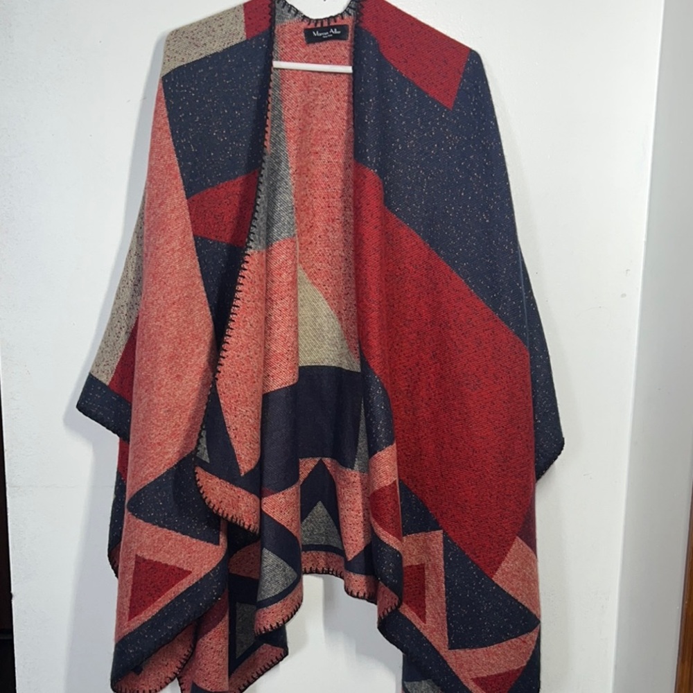 Geometric Patterned Sweater Wrap